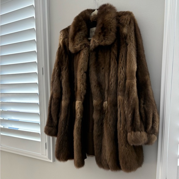 Jackets & Blazers - Elegant Brown Mink Coat